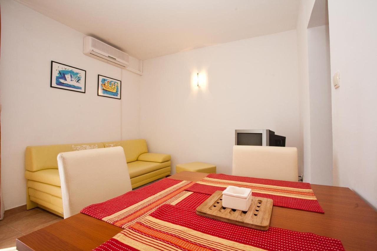 Apartments Glibo Near The Sea And Town Center! Krk Town Bagian luar foto